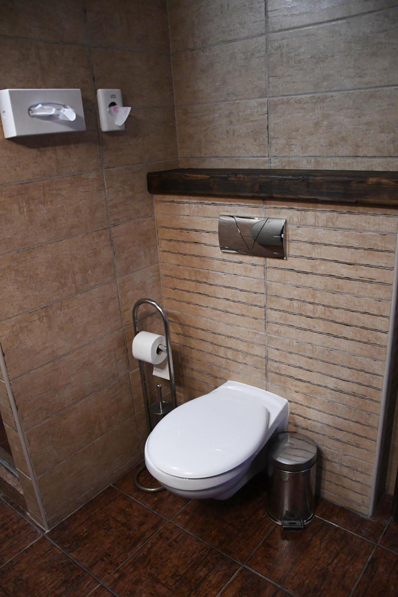 Sári Csárda Panzió Acomodação com café da manhã Dunakiliti Exterior foto