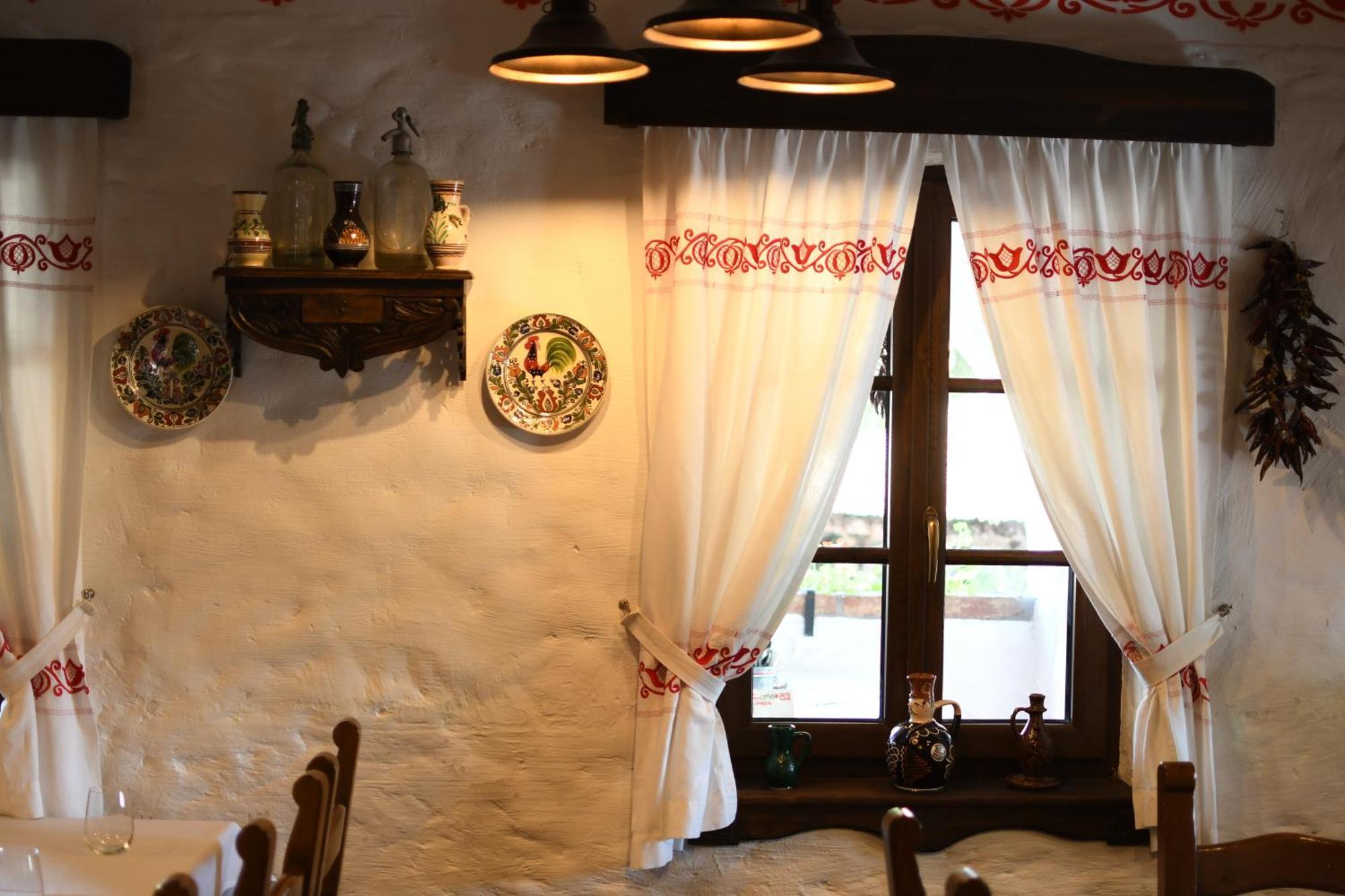 Sári Csárda Panzió Acomodação com café da manhã Dunakiliti Exterior foto